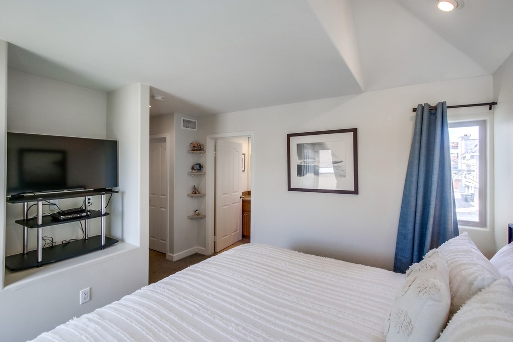 Virtual tour photo 59 of 60 for 736 Island Ct