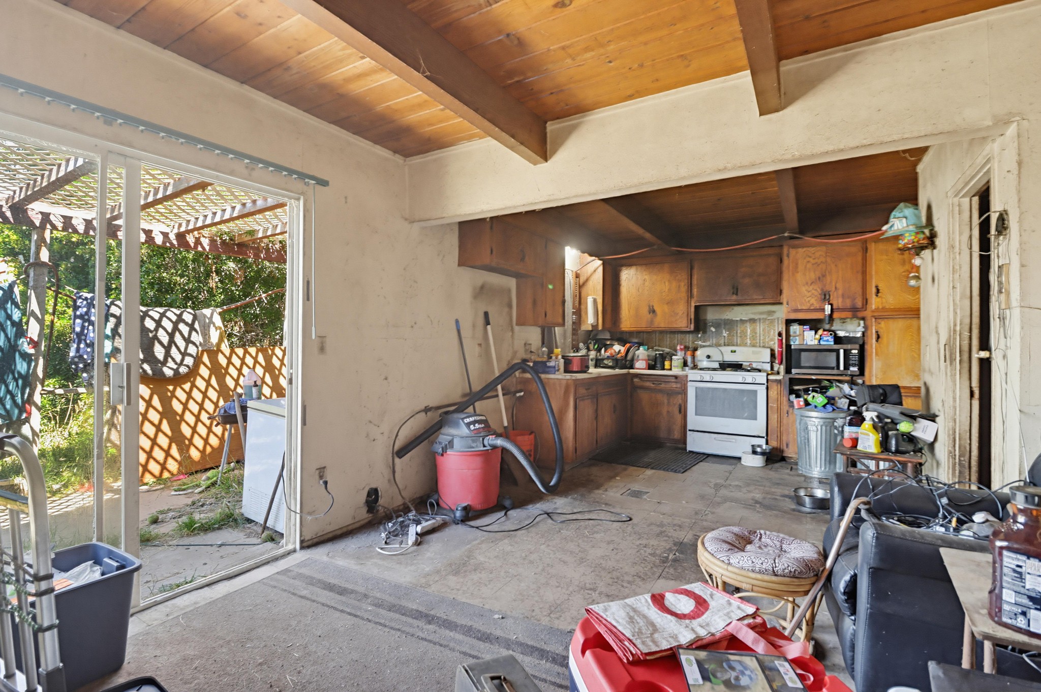 Virtual tour photo 13 of 34 for 736 Sacramento Ave