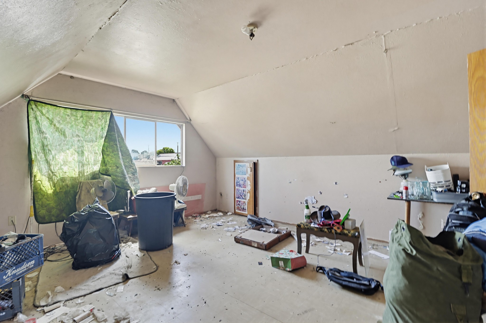 Virtual tour photo 24 of 34 for 736 Sacramento Ave