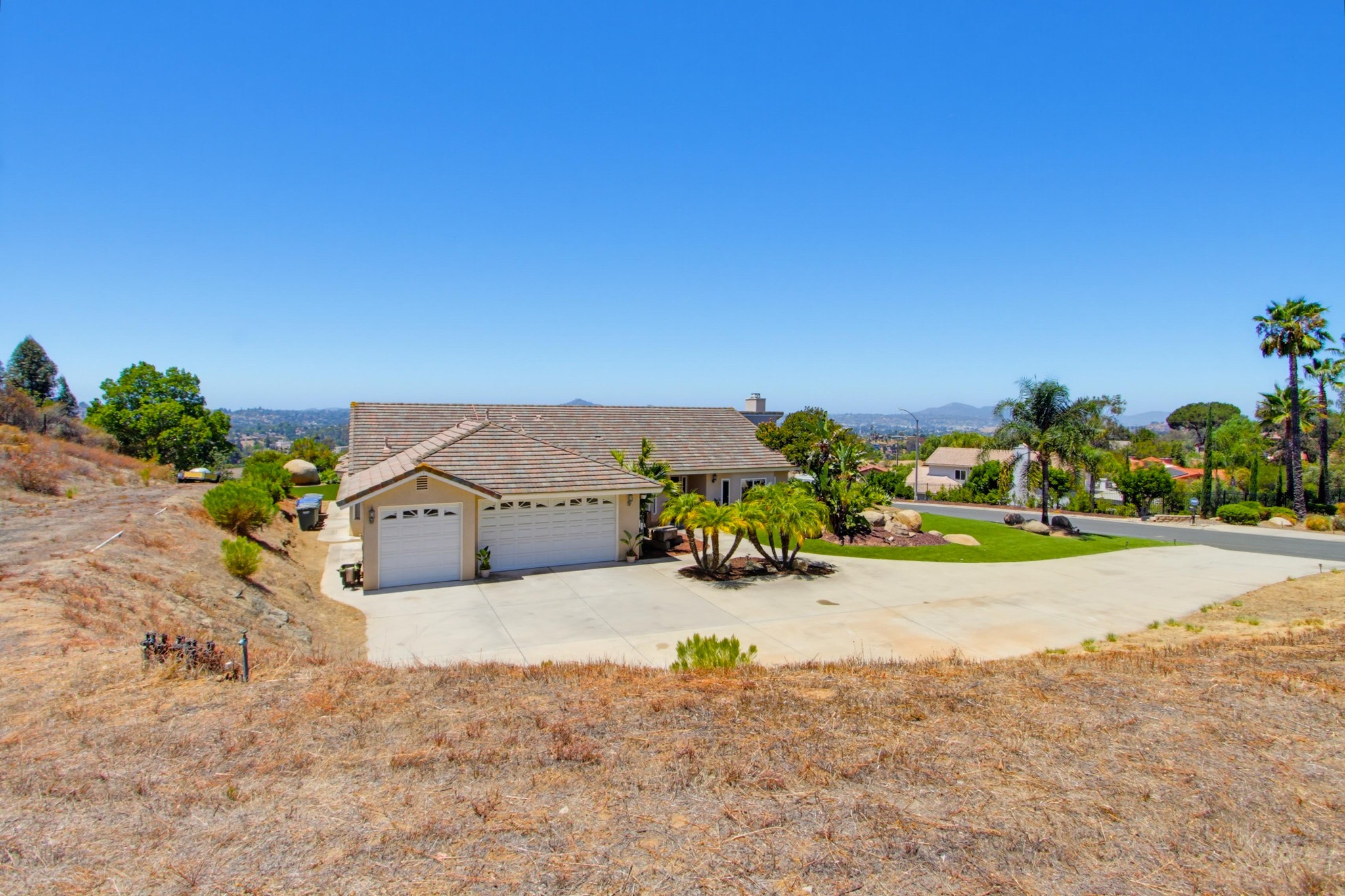 Virtual tour photo 5 of 83 for 737 Camelot Pkwy