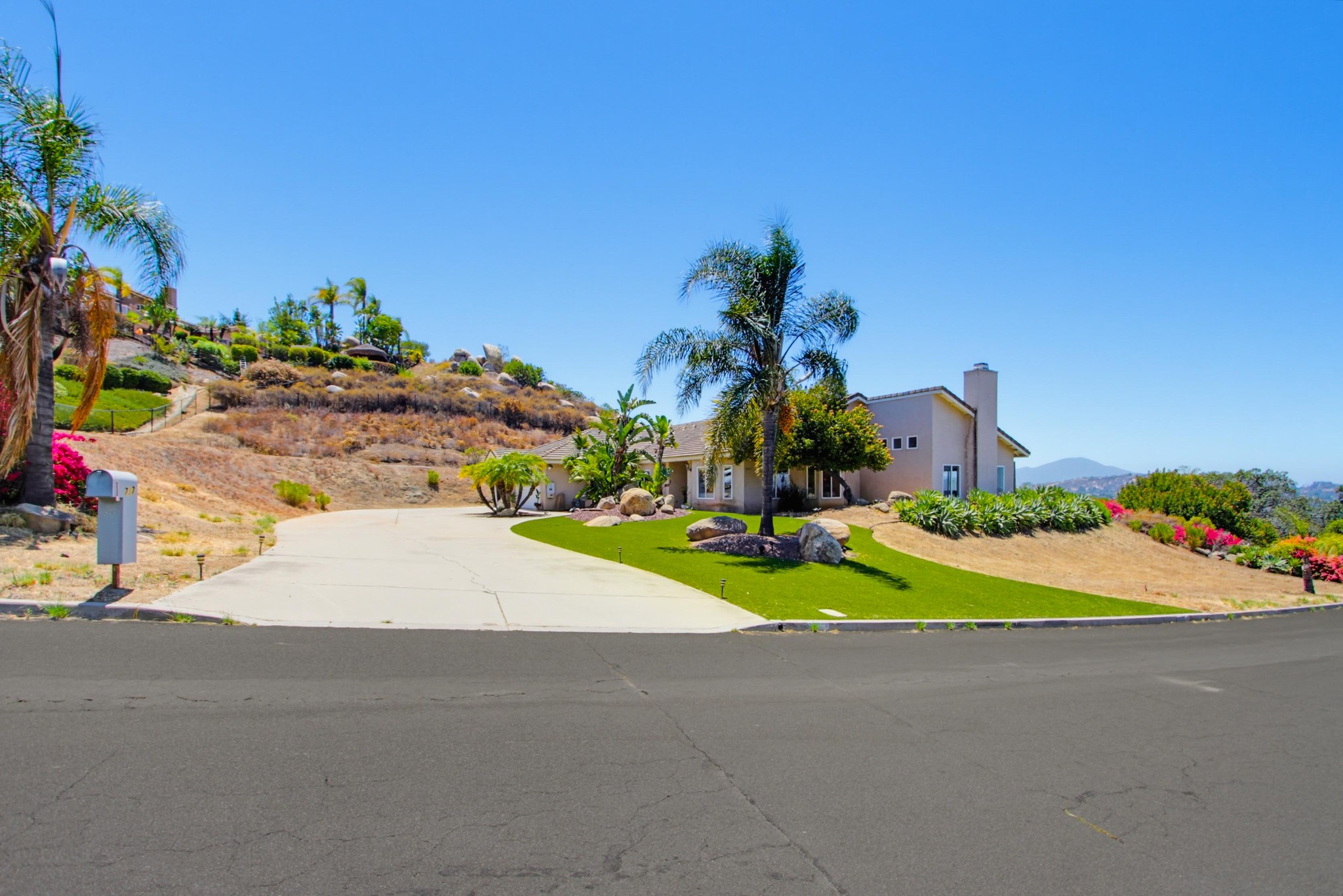 Virtual tour photo 7 of 83 for 737 Camelot Pkwy