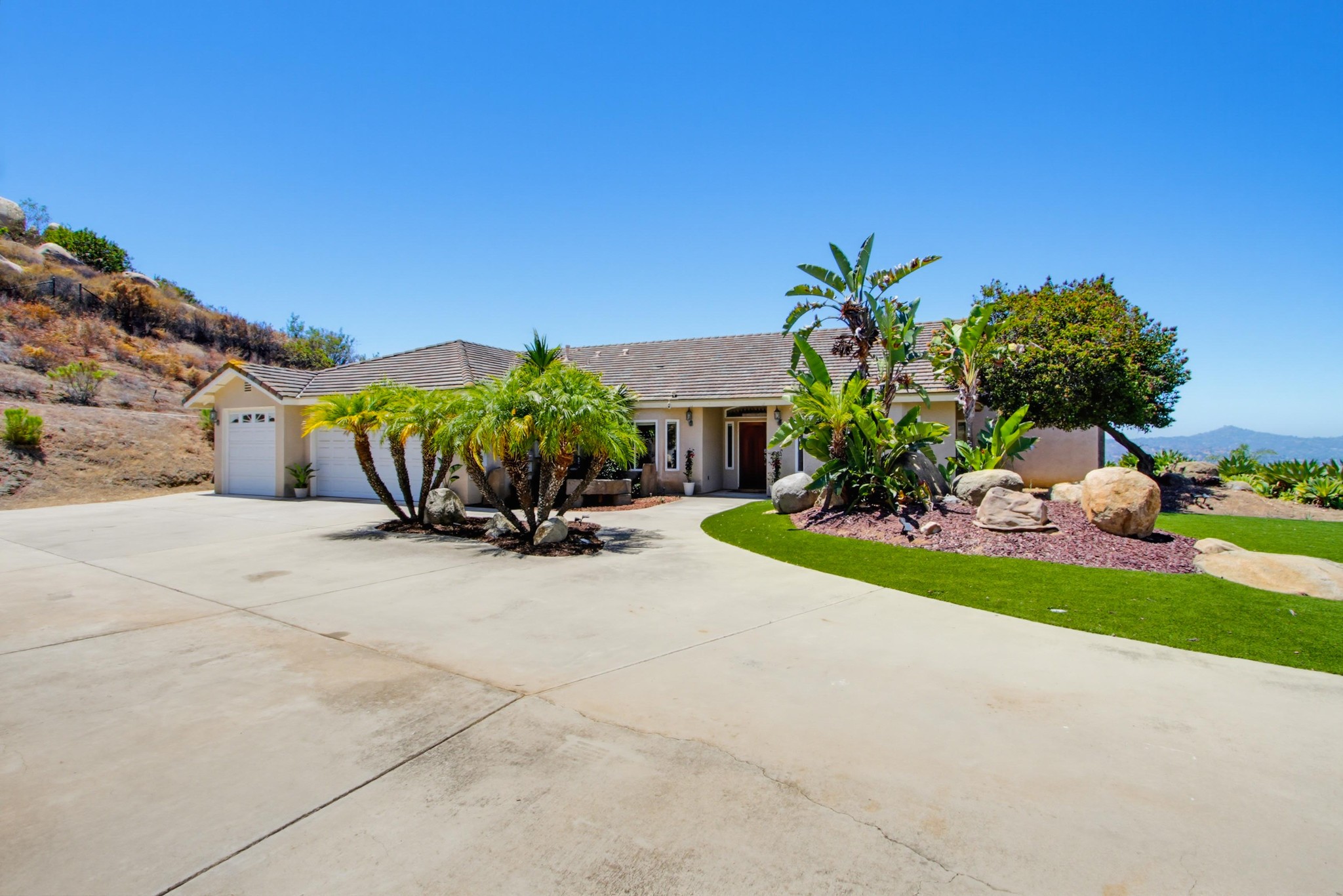 Virtual tour photo 10 of 83 for 737 Camelot Pkwy
