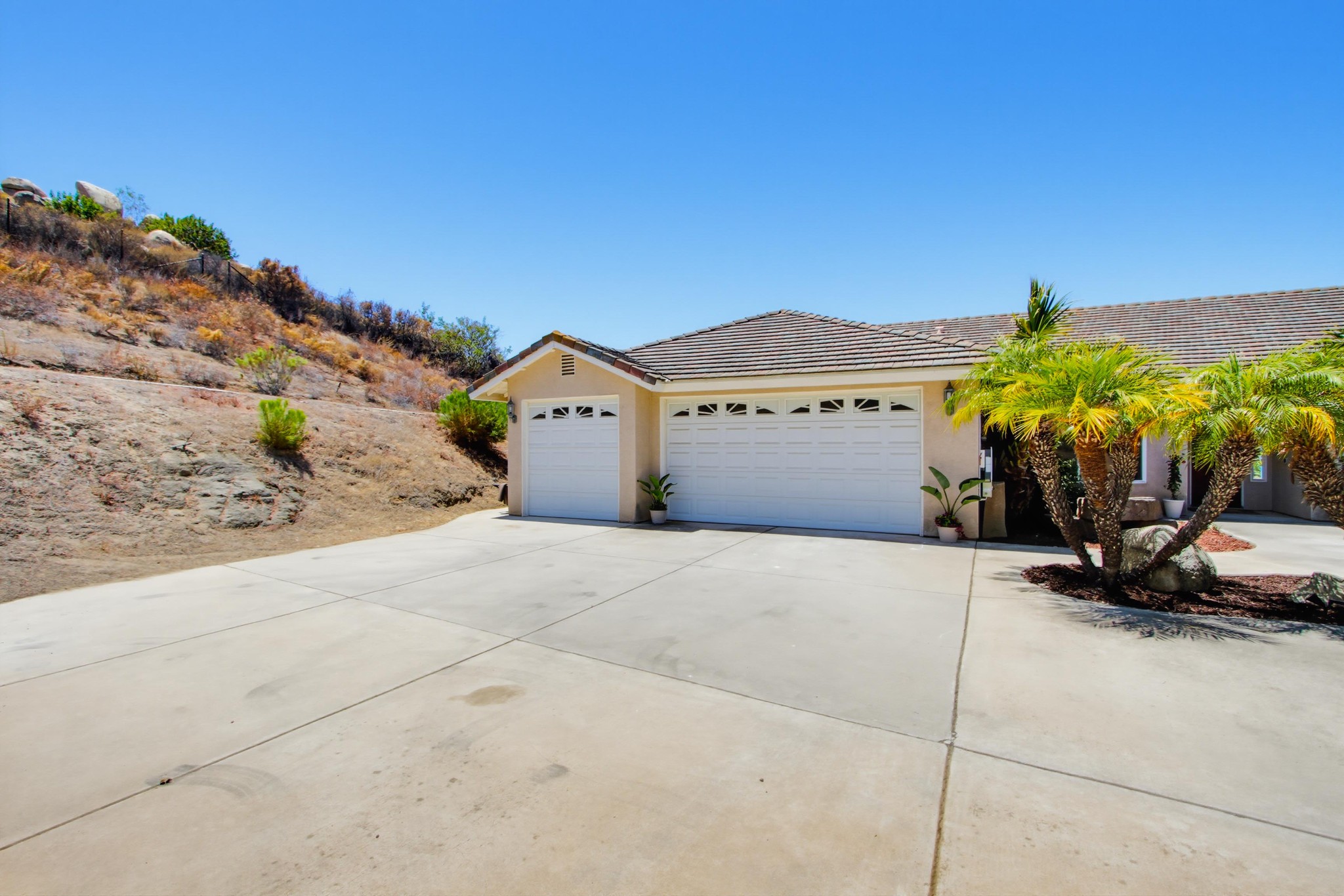 Virtual tour photo 11 of 83 for 737 Camelot Pkwy