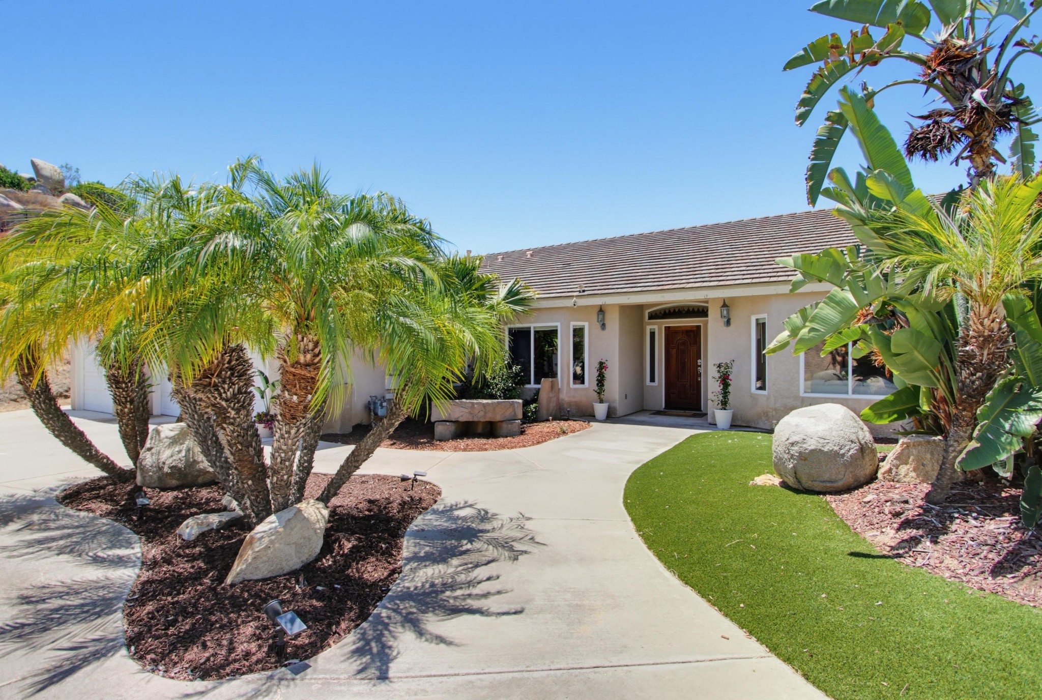 Virtual tour photo 14 of 83 for 737 Camelot Pkwy