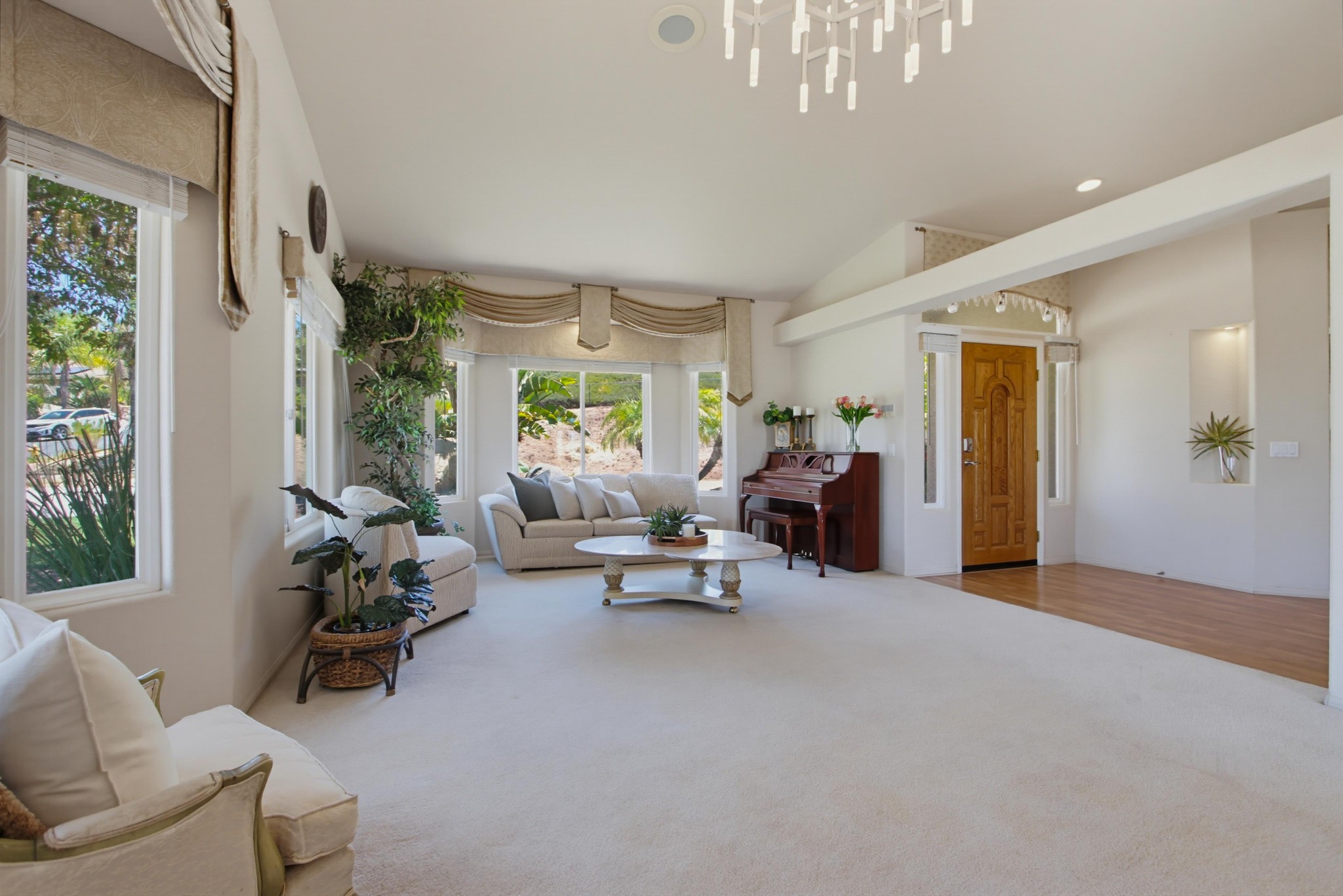 Virtual tour photo 18 of 83 for 737 Camelot Pkwy