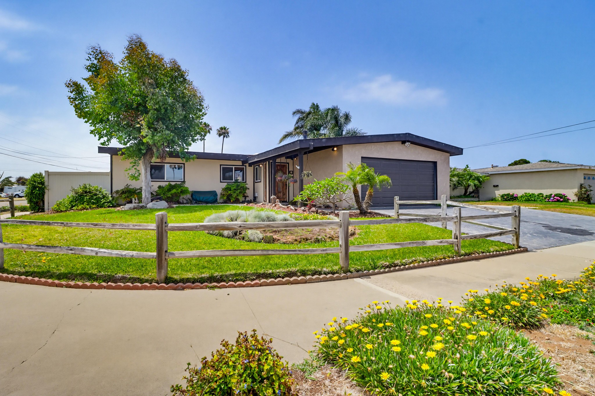 Virtual tour photo 1 of 41 for 737 Hemlock Ave