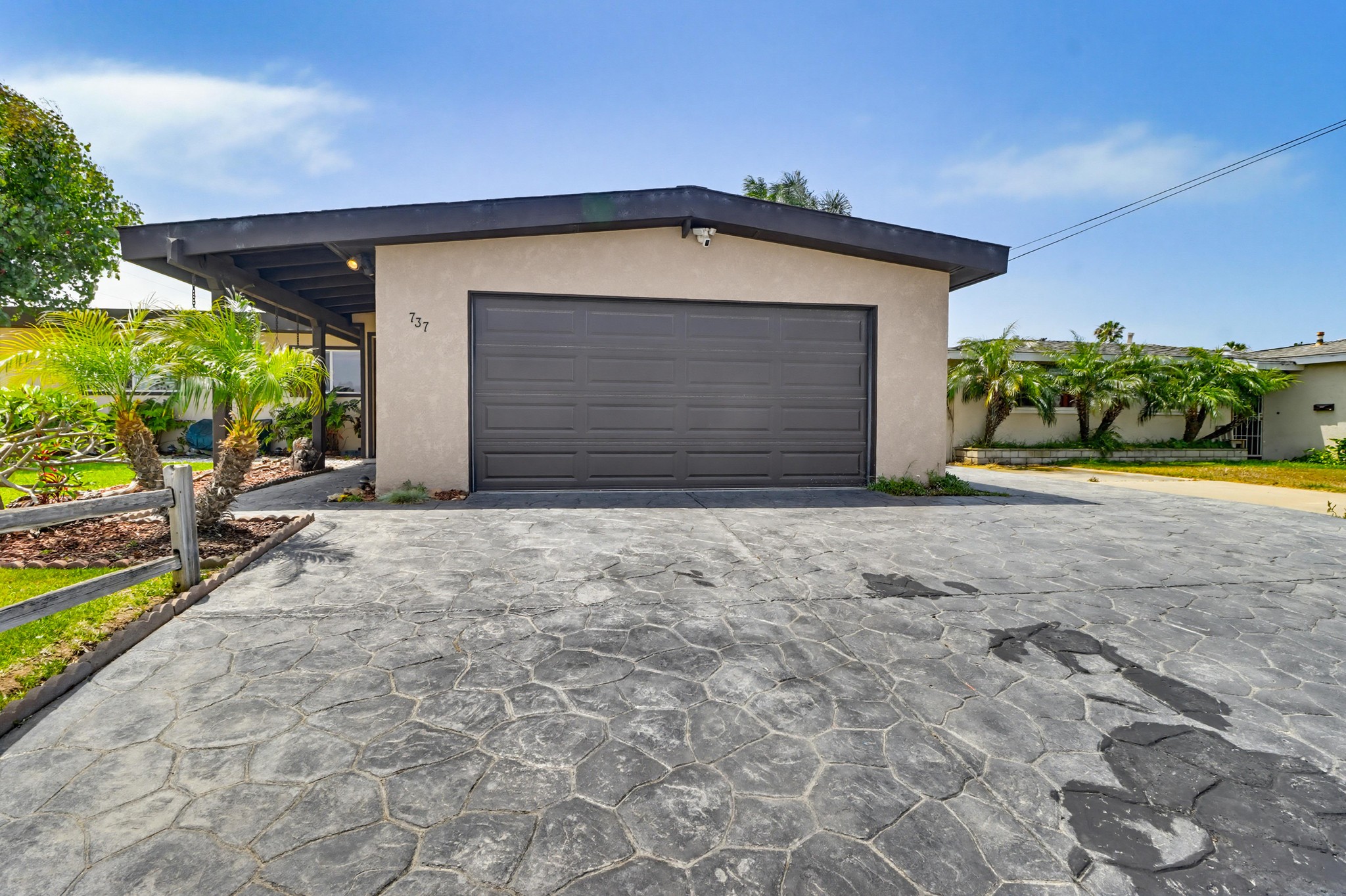 Virtual tour photo 5 of 41 for 737 Hemlock Ave