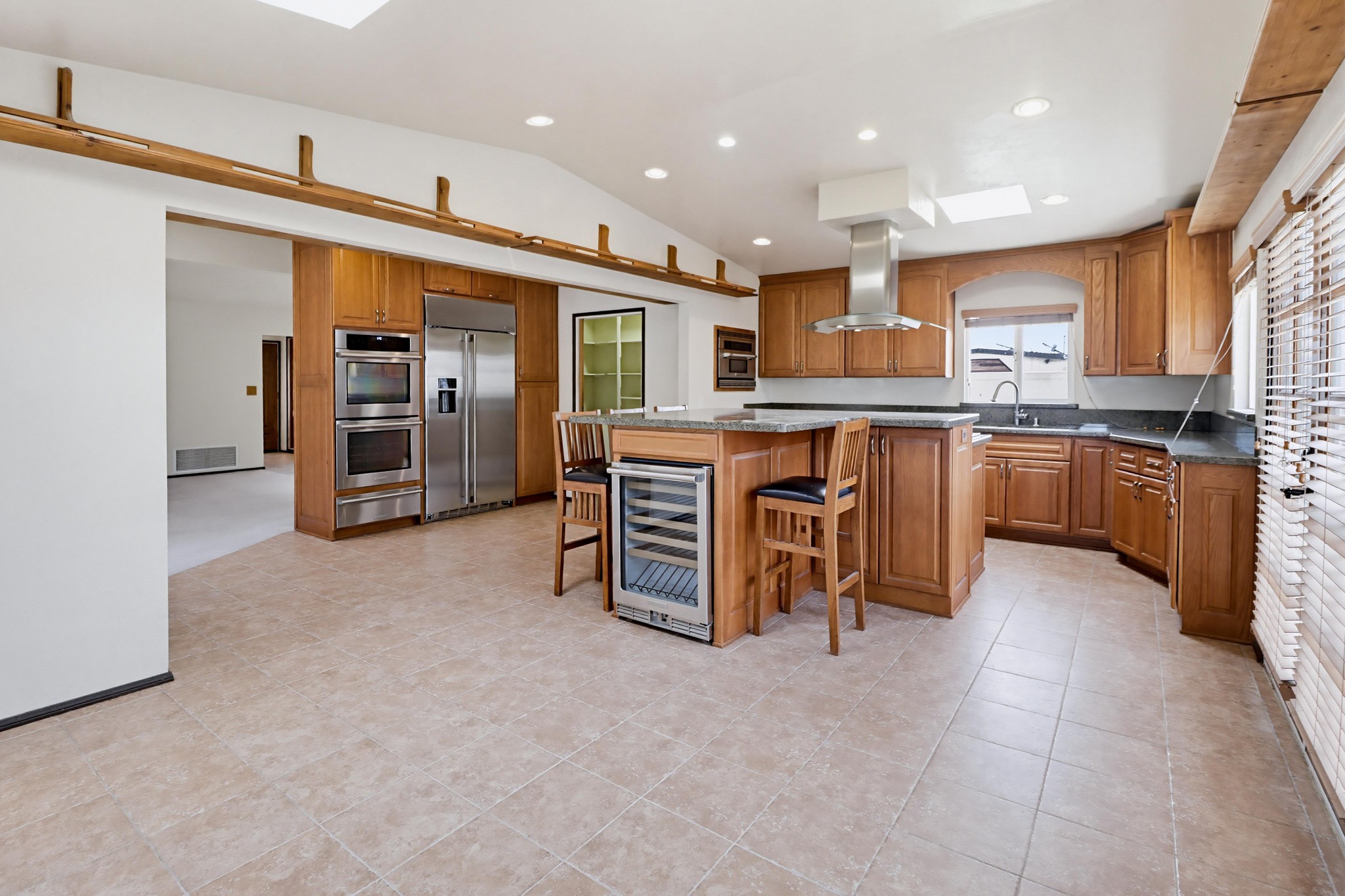 Virtual tour photo 16 of 41 for 737 Hemlock Ave