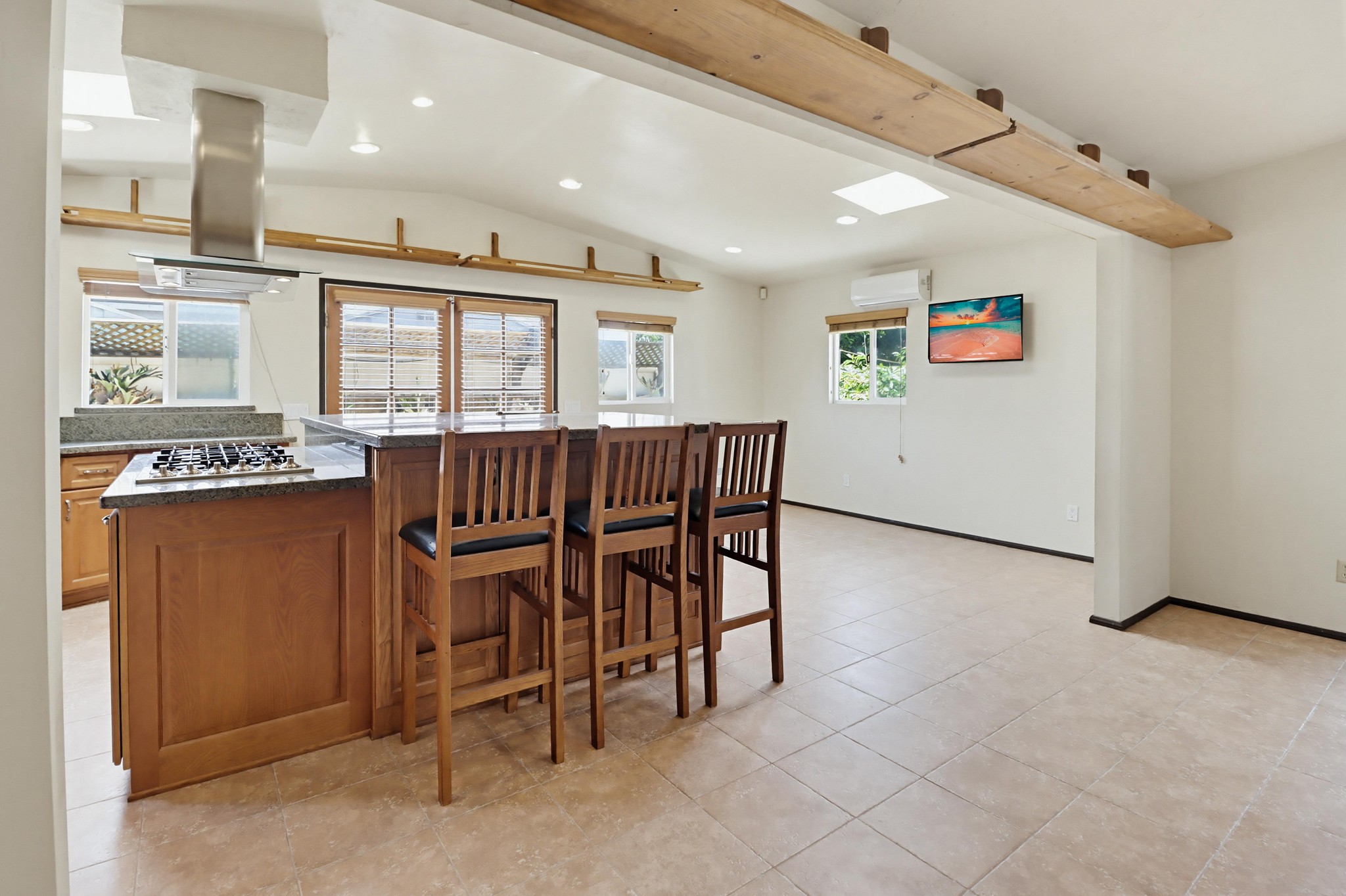 Virtual tour photo 19 of 41 for 737 Hemlock Ave