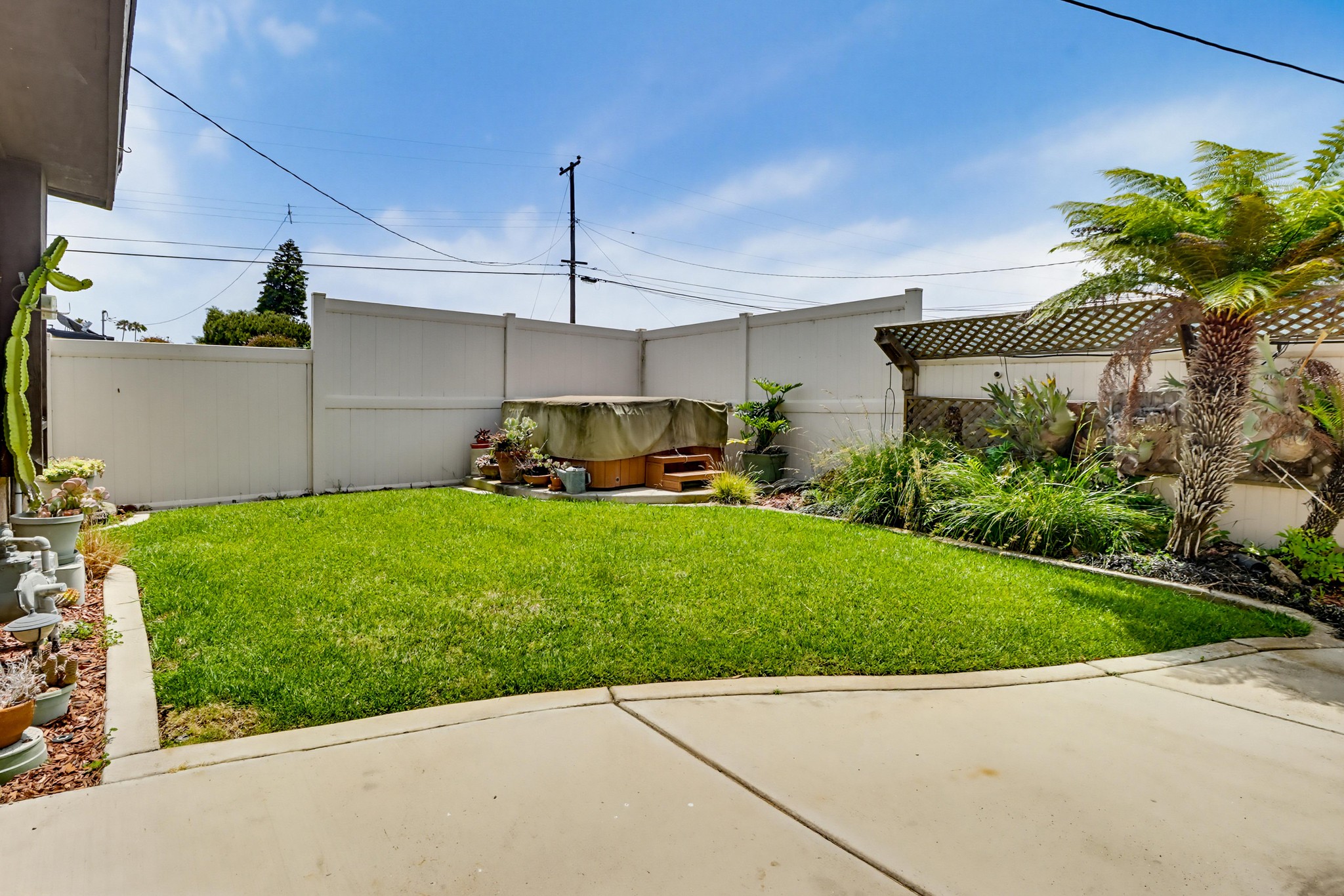 Virtual tour photo 33 of 41 for 737 Hemlock Ave