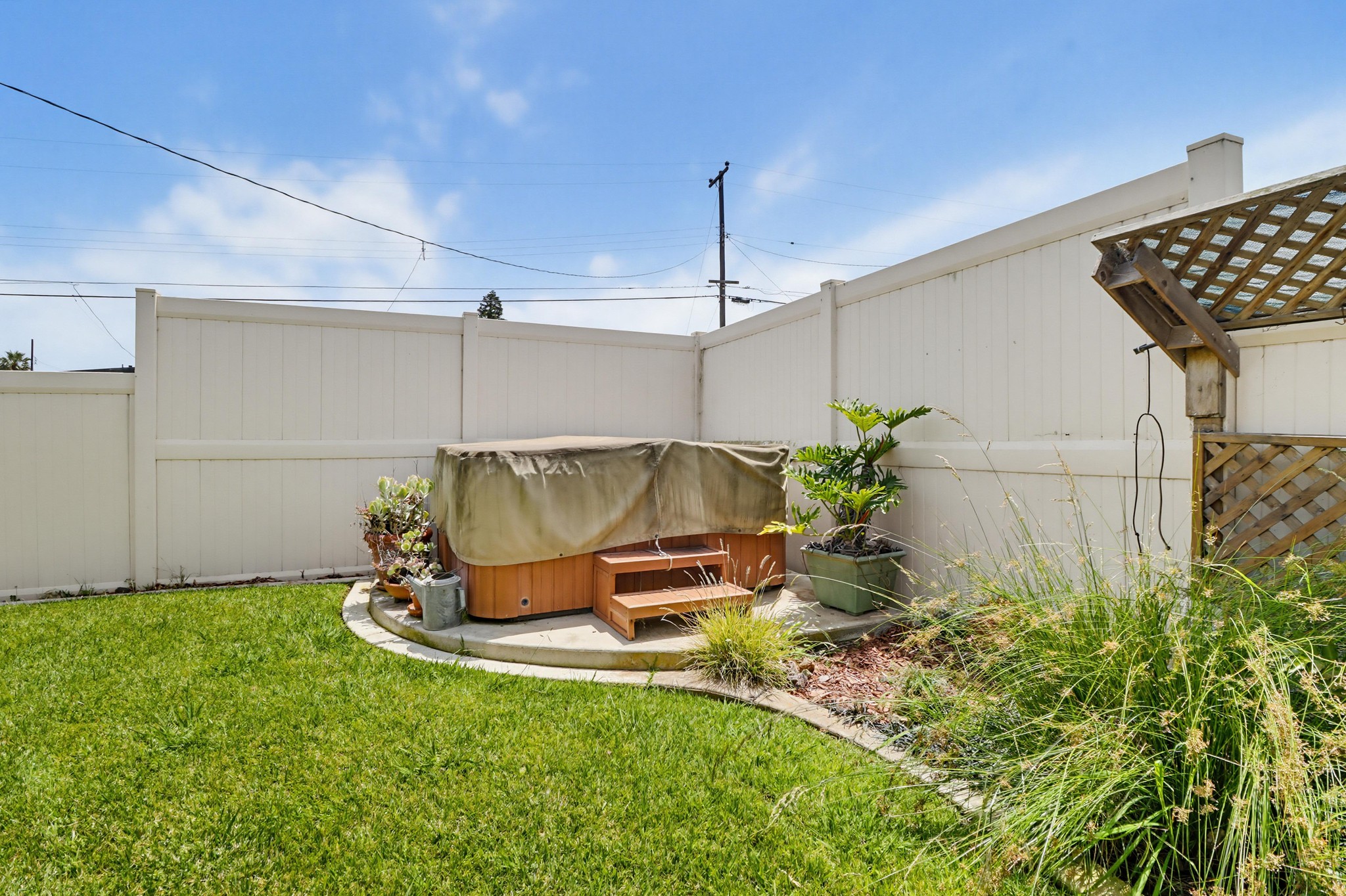 Virtual tour photo 36 of 41 for 737 Hemlock Ave