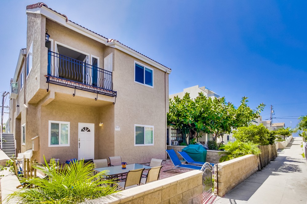 Virtual tour photo 3 of 44 for 737 Jamaica Court #2