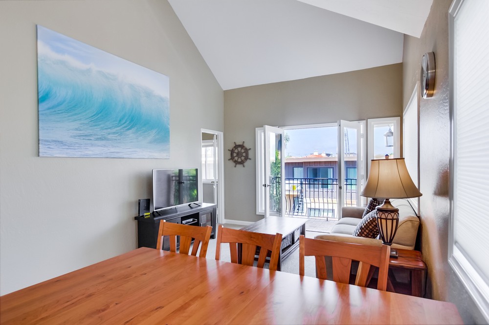 Virtual tour photo 9 of 44 for 737 Jamaica Court #2