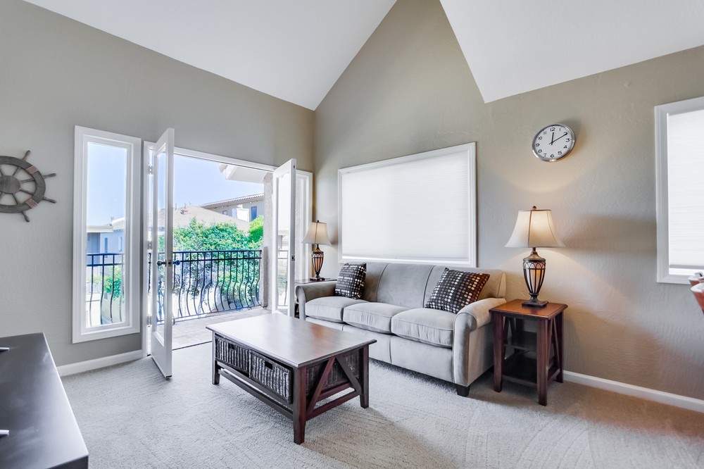 Virtual tour photo 10 of 44 for 737 Jamaica Court #2