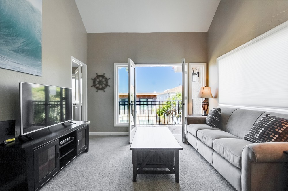 Virtual tour photo 11 of 44 for 737 Jamaica Court #2