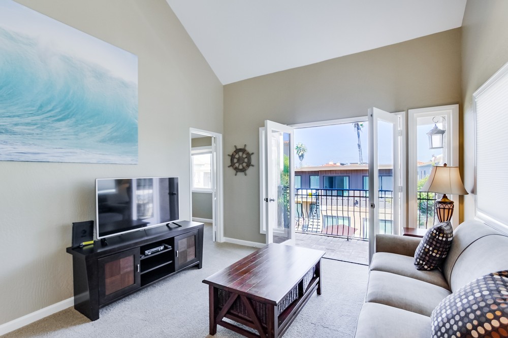Virtual tour photo 12 of 44 for 737 Jamaica Court #2