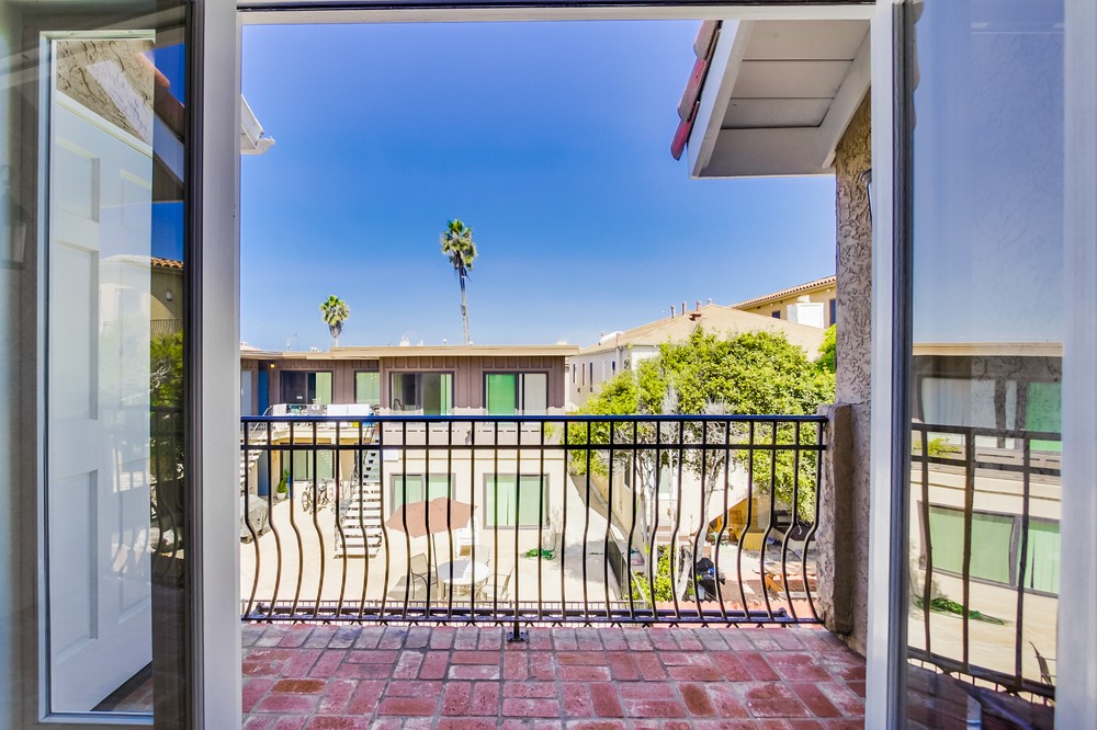 Virtual tour photo 14 of 44 for 737 Jamaica Court #2