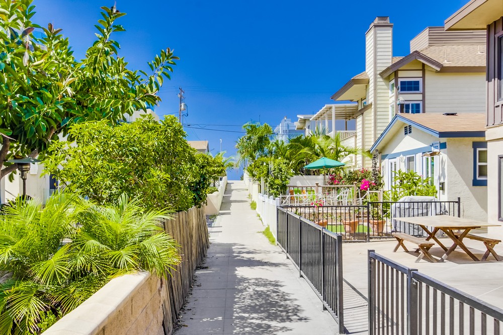 Virtual tour photo 45 of 44 for 737 Jamaica Court #2