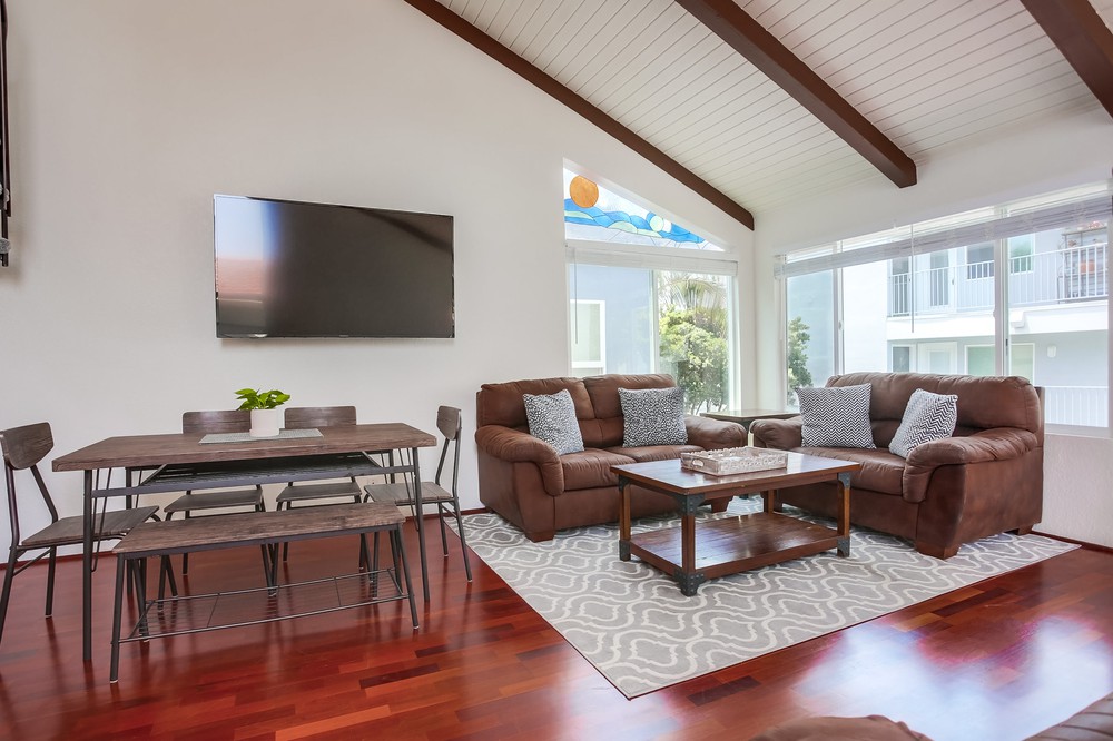Virtual tour photo 13 of 47 for 737 Whiting Ct