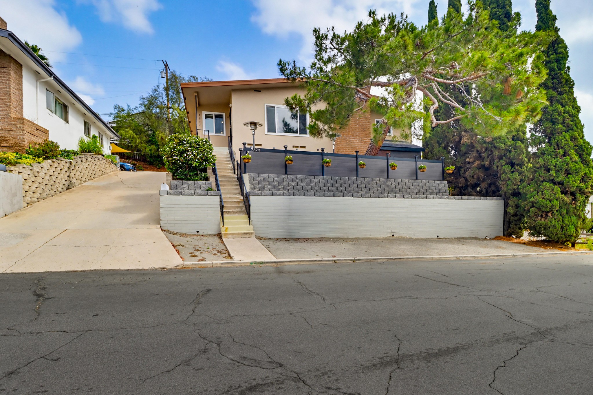 Virtual tour photo 1 of 35 for 7372 Stanford Ave
