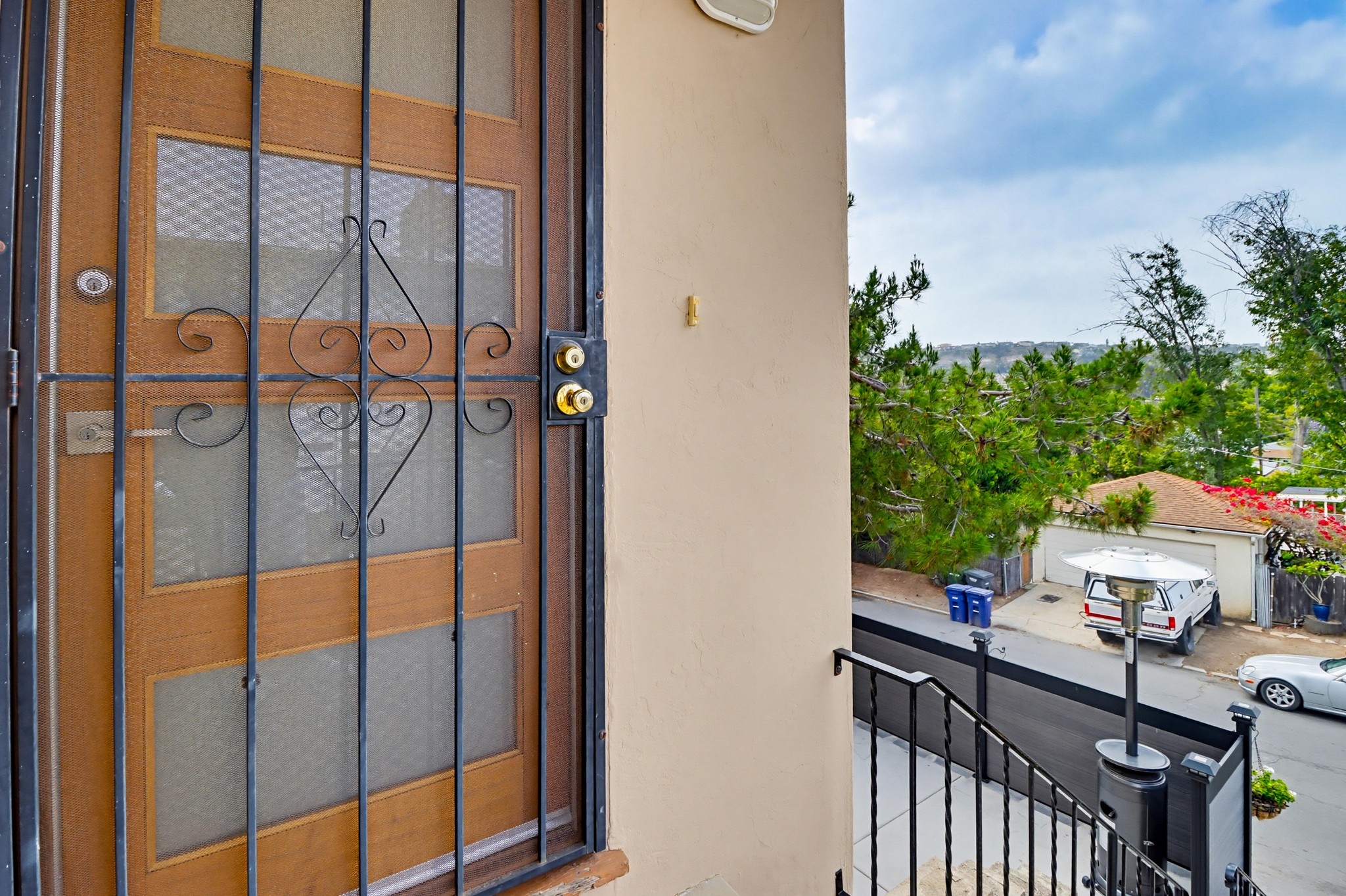 Virtual tour photo 5 of 35 for 7372 Stanford Ave