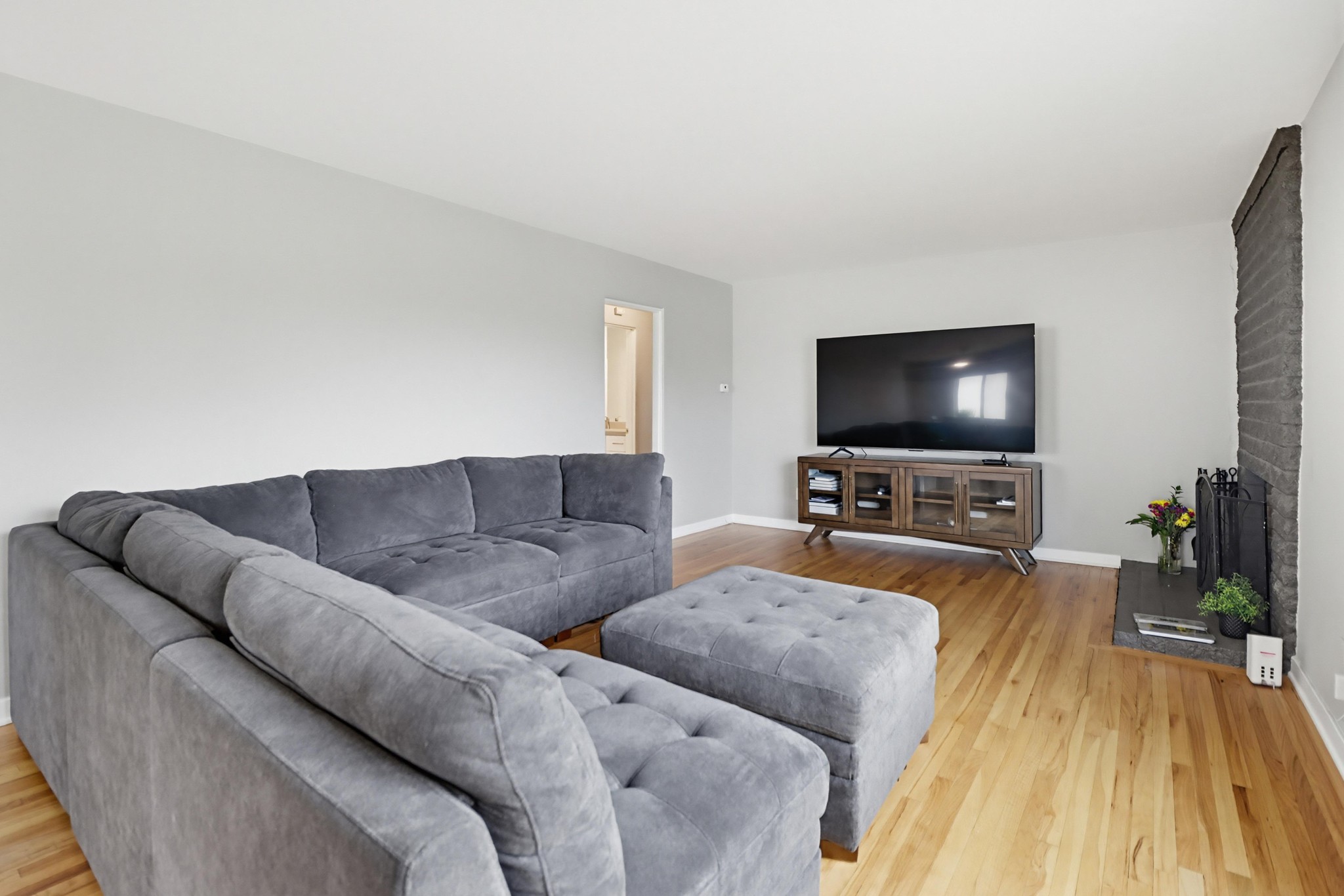 Virtual tour photo 7 of 35 for 7372 Stanford Ave