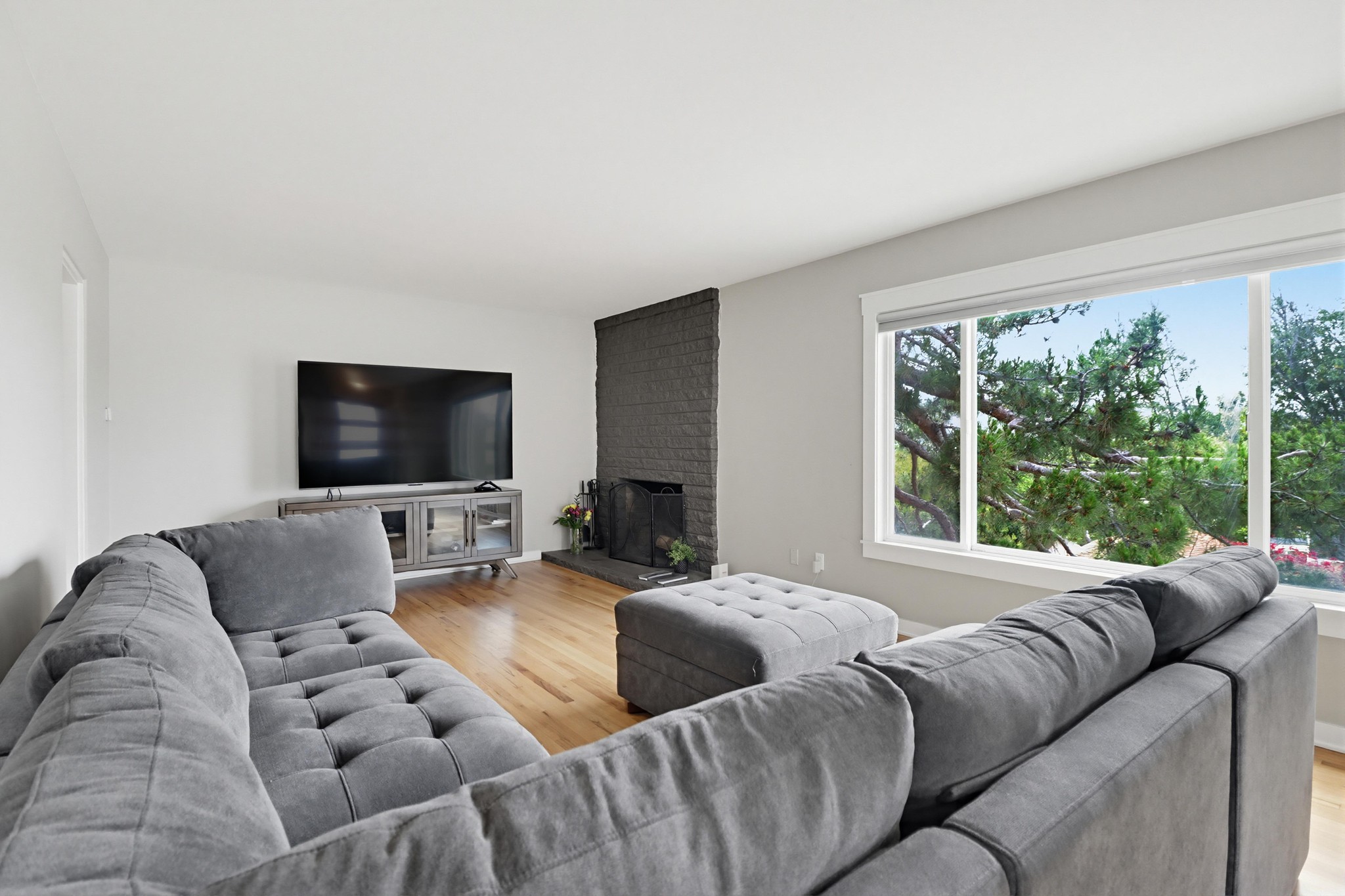 Virtual tour photo 8 of 35 for 7372 Stanford Ave