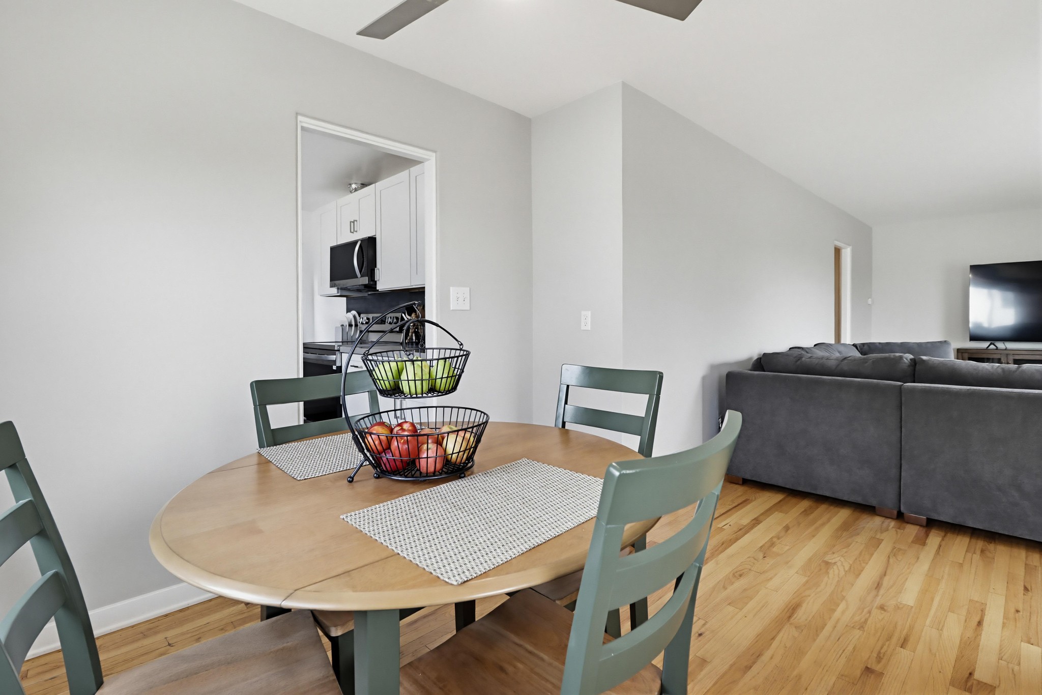 Virtual tour photo 11 of 35 for 7372 Stanford Ave