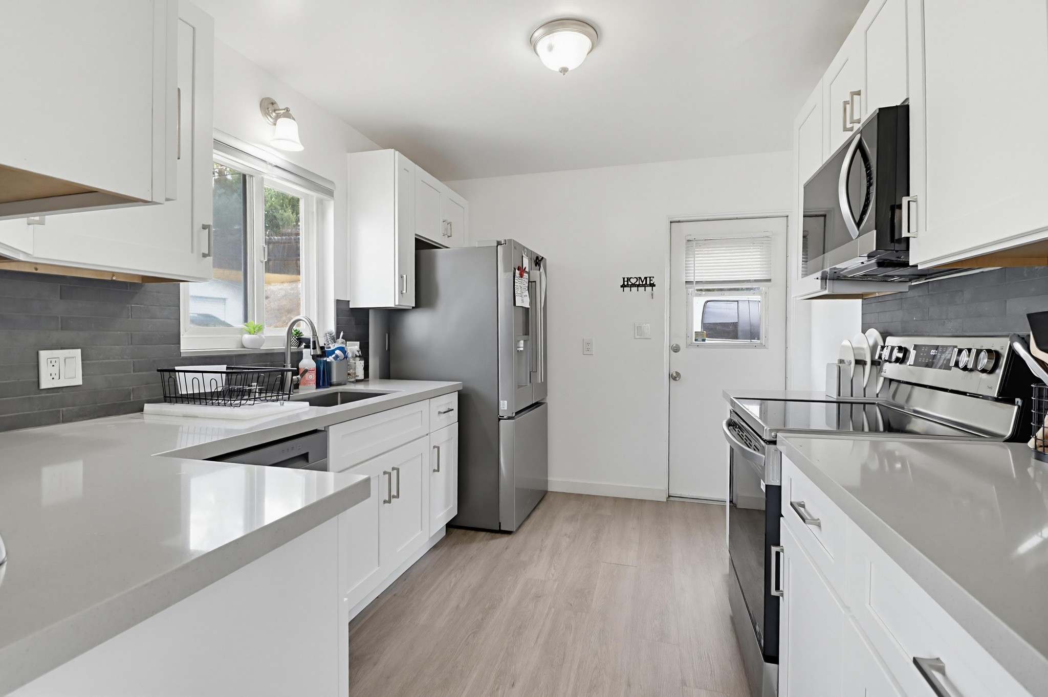 Virtual tour photo 13 of 35 for 7372 Stanford Ave