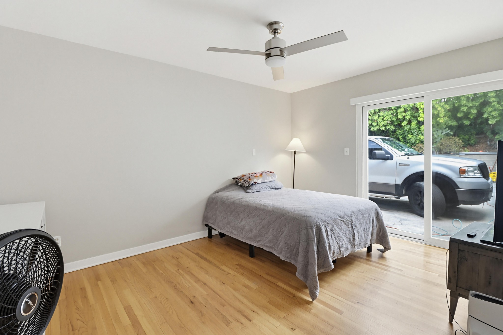 Virtual tour photo 17 of 35 for 7372 Stanford Ave