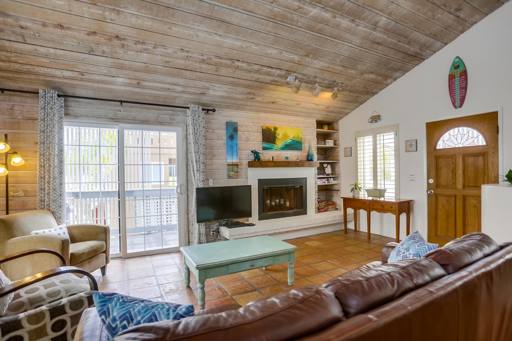 Virtual tour photo 14 of 48 for 738 Jersey Ct