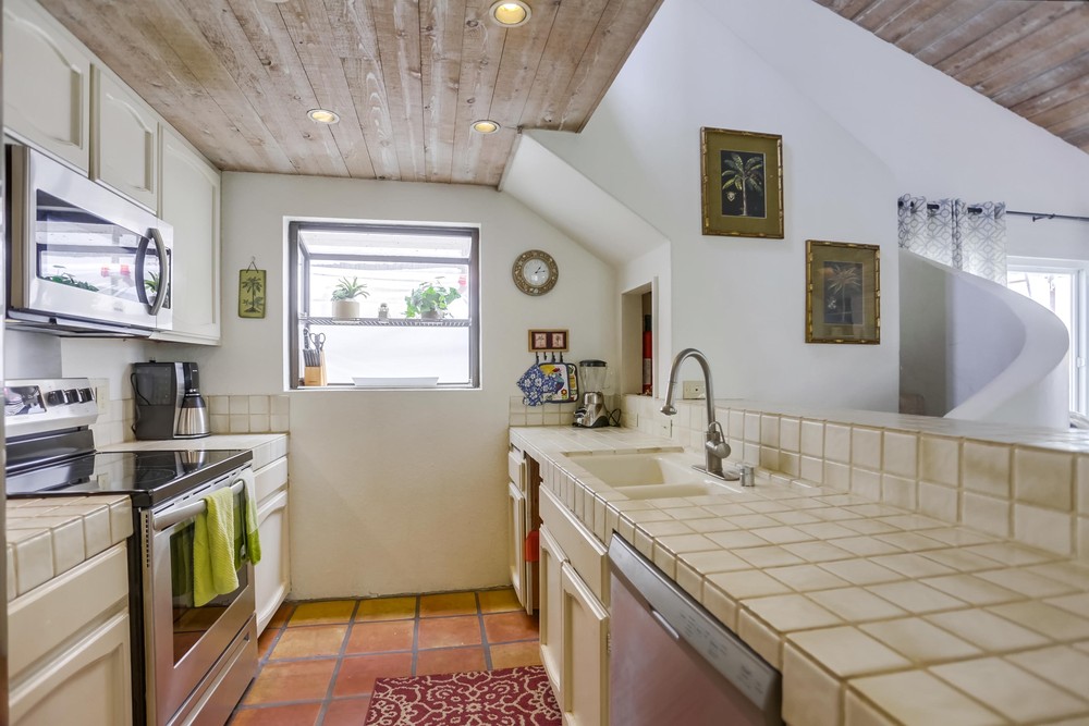 Virtual tour photo 20 of 48 for 738 Jersey Ct