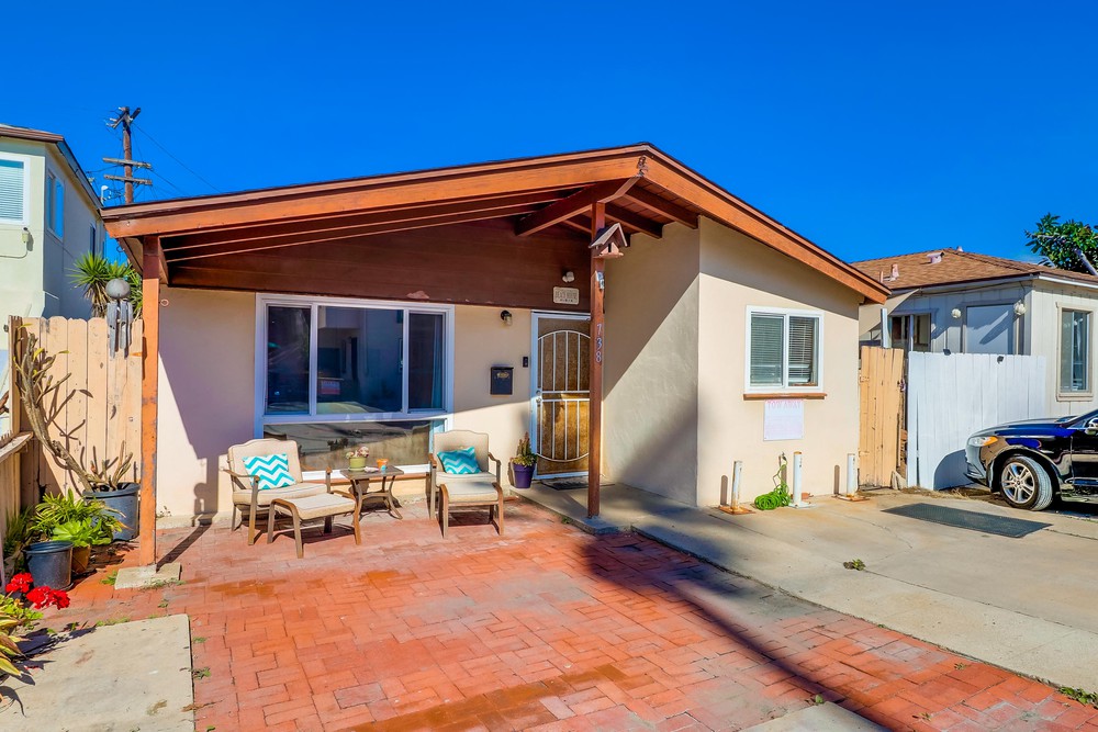 Virtual tour photo 4 of 30 for 738 Santa Barbara Pl