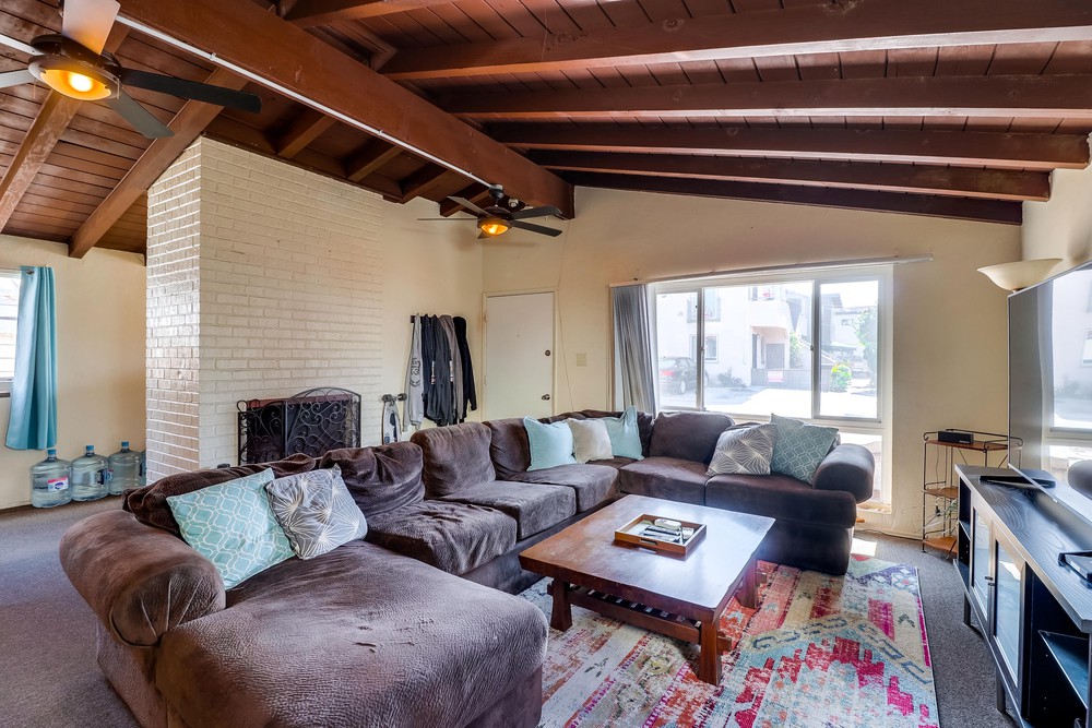 Virtual tour photo 9 of 30 for 738 Santa Barbara Pl