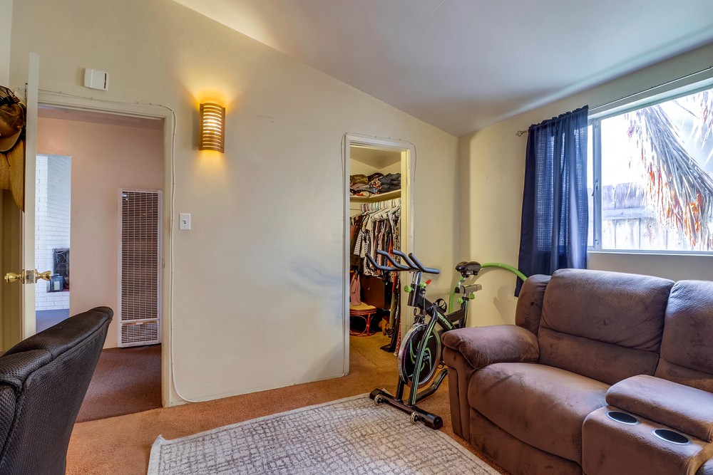 Virtual tour photo 20 of 30 for 738 Santa Barbara Pl