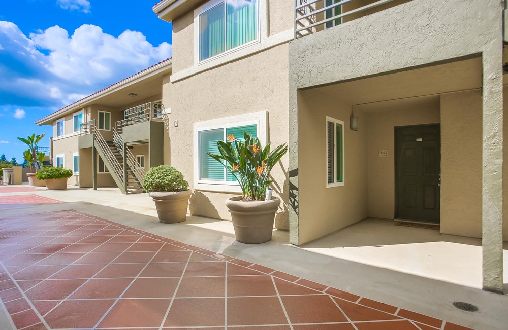 Virtual tour photo 5 of 35 for 7405 Charmant Dr UNIT 2225