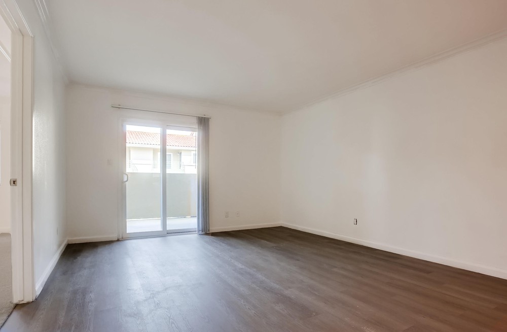 Virtual tour photo 8 of 35 for 7405 Charmant Dr UNIT 2225