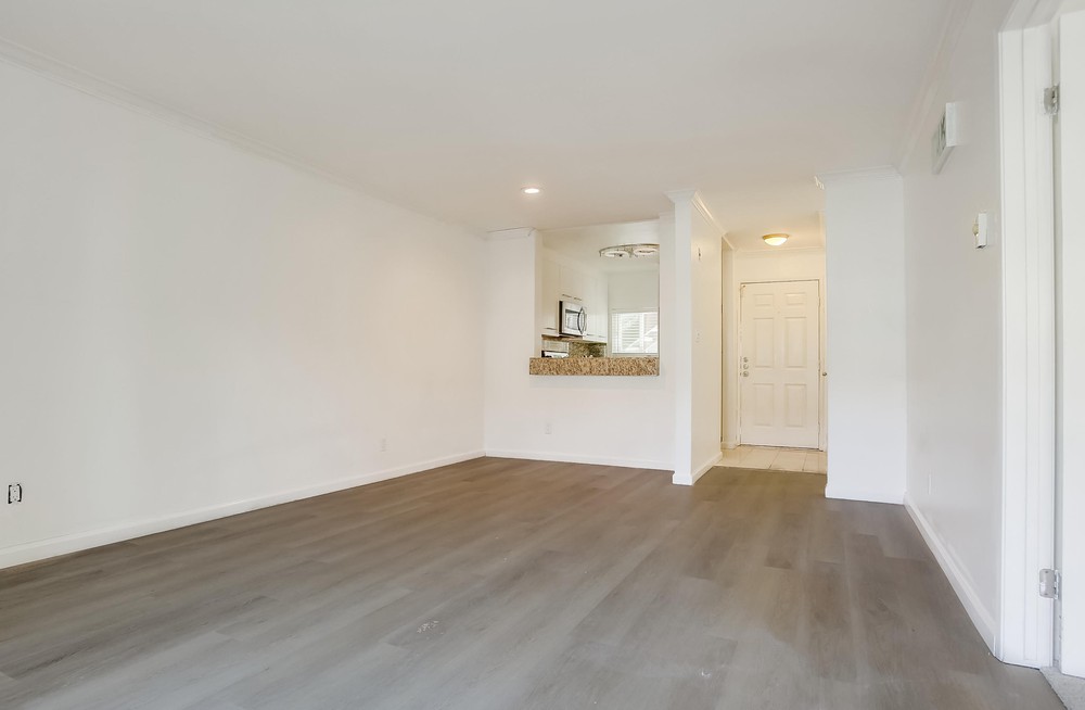 Virtual tour photo 10 of 35 for 7405 Charmant Dr UNIT 2225