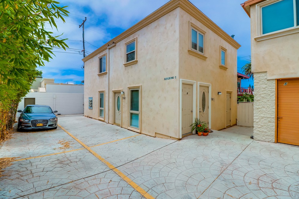 Virtual tour photo 3 of 41 for 741 1/2 Agate St