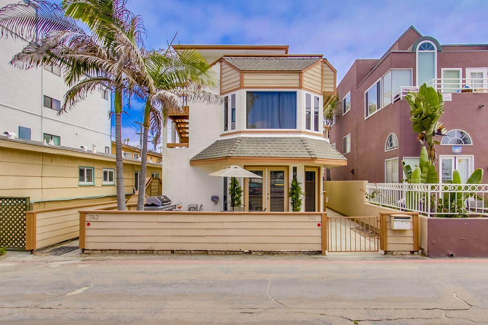 Virtual tour photo 1 of 60 for 741 San Fernando Pl