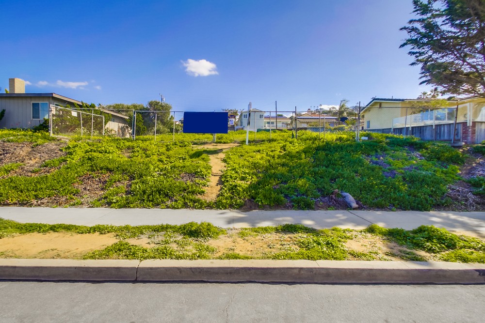 Virtual tour photo 3 of 22 for 741 Sunset Cliffs Blvd