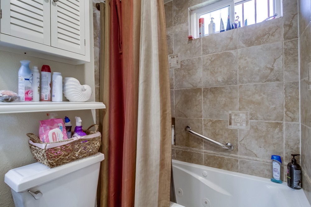 Virtual tour photo 32 of 45 for 7411 Black Oak Rd