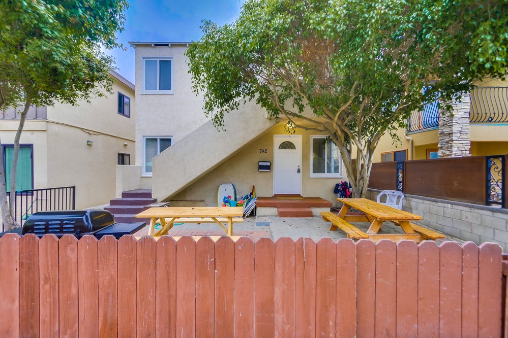 Virtual tour photo 1 of 47 for 742 Jamaica Court
