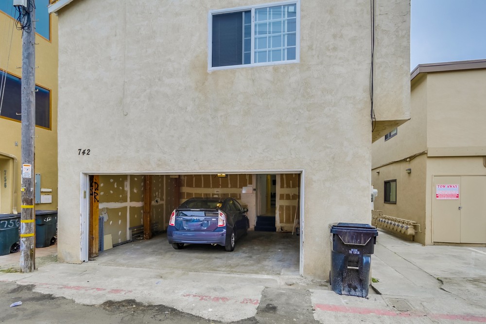 Virtual tour photo 48 of 47 for 742 Jamaica Court