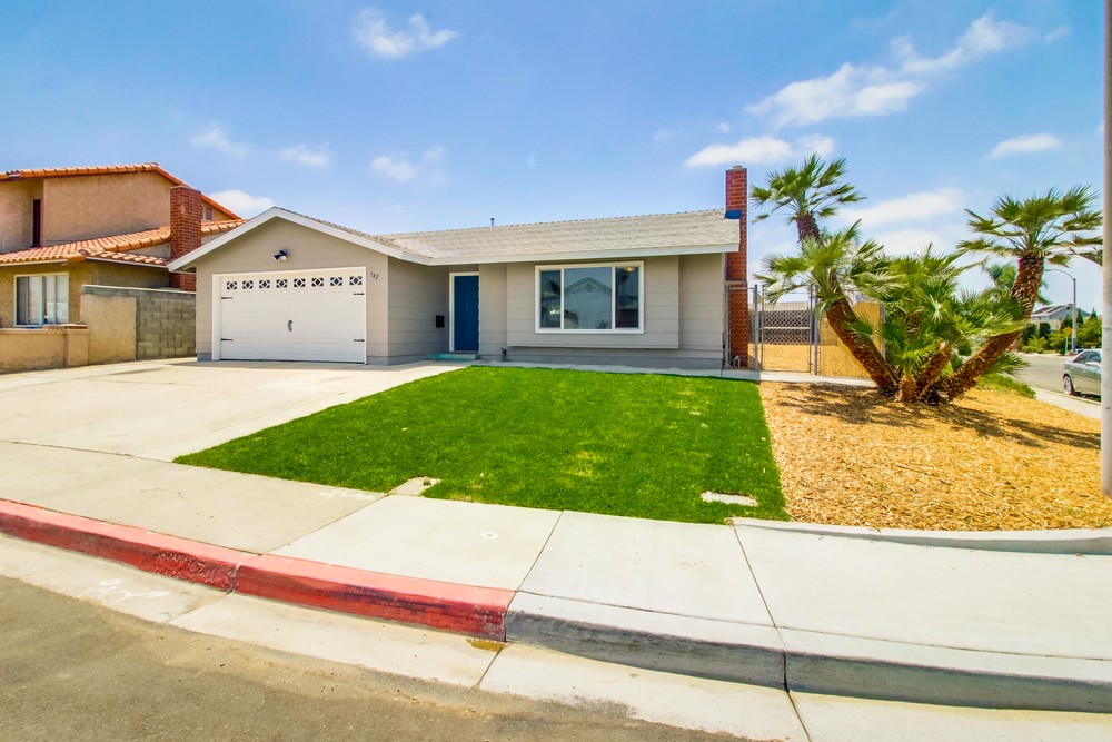 Virtual tour photo 3 of 42 for 742 Piccard Ave