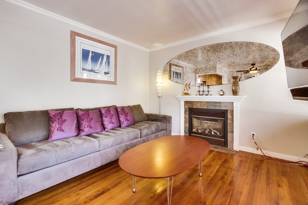 Virtual tour photo 10 of 38 for 742 Yarmouth Ct