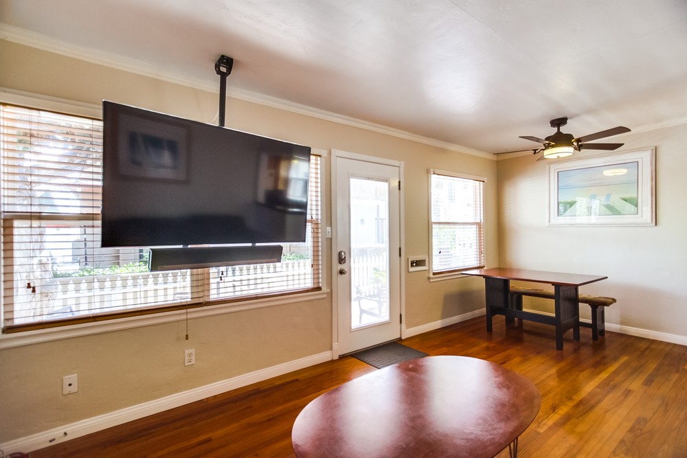Virtual tour photo 12 of 38 for 742 Yarmouth Ct