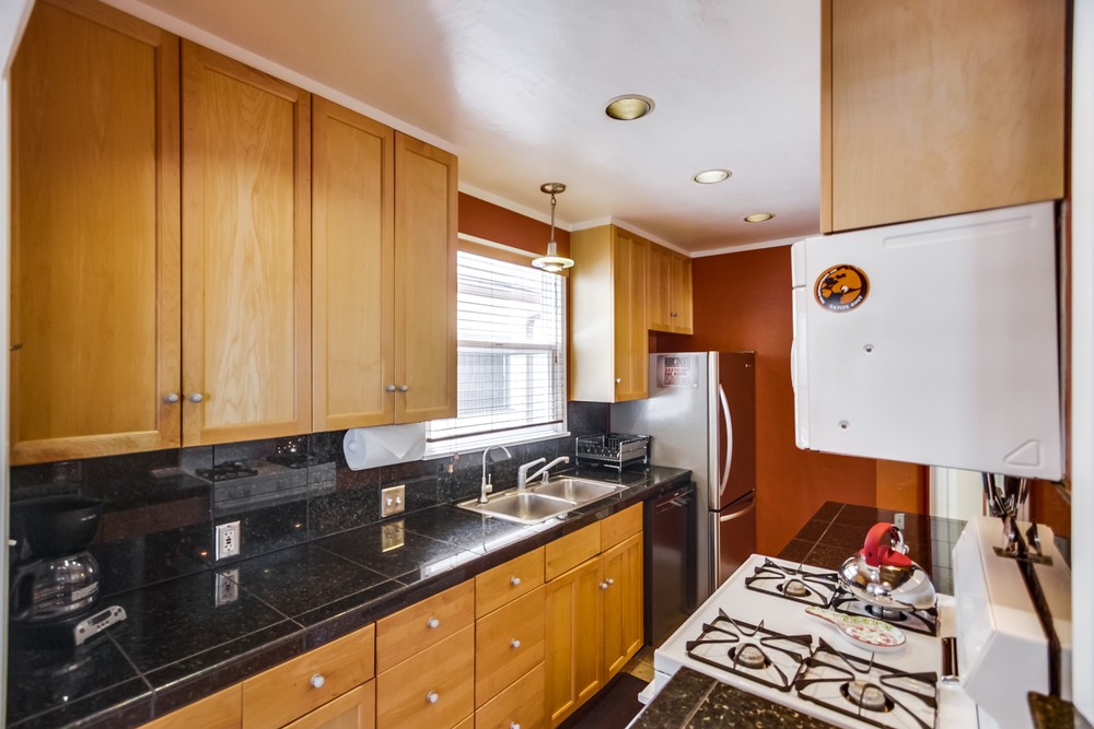 Virtual tour photo 15 of 38 for 742 Yarmouth Ct
