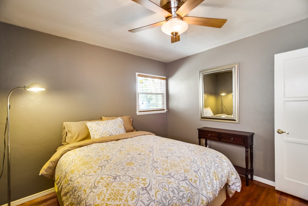 Virtual tour photo 25 of 38 for 742 Yarmouth Ct