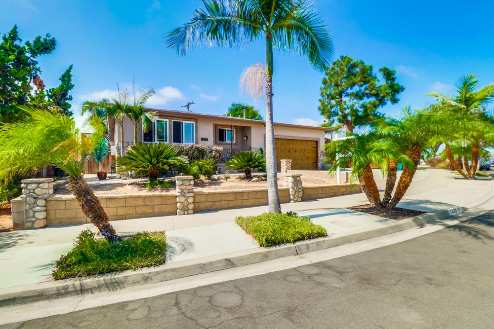 Virtual tour photo 4 of 44 for 7426 Blix St